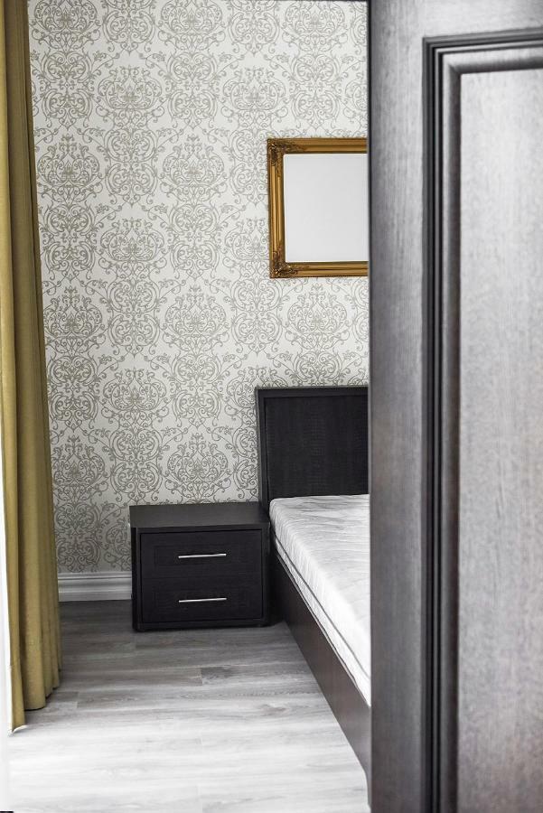 Four Luxury Flats Aparthotel Kaunas Buitenkant foto